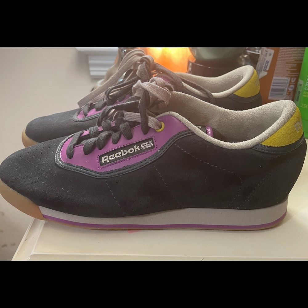 Reebok - Picture 3 of 4
